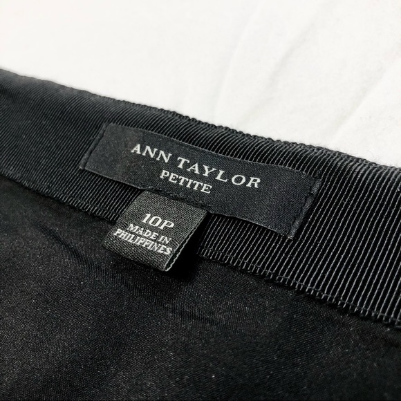 NWOT Ann Taylor Geometric Black and White Patterned Pencil Skirt Business Casual - Picture 4 of 5